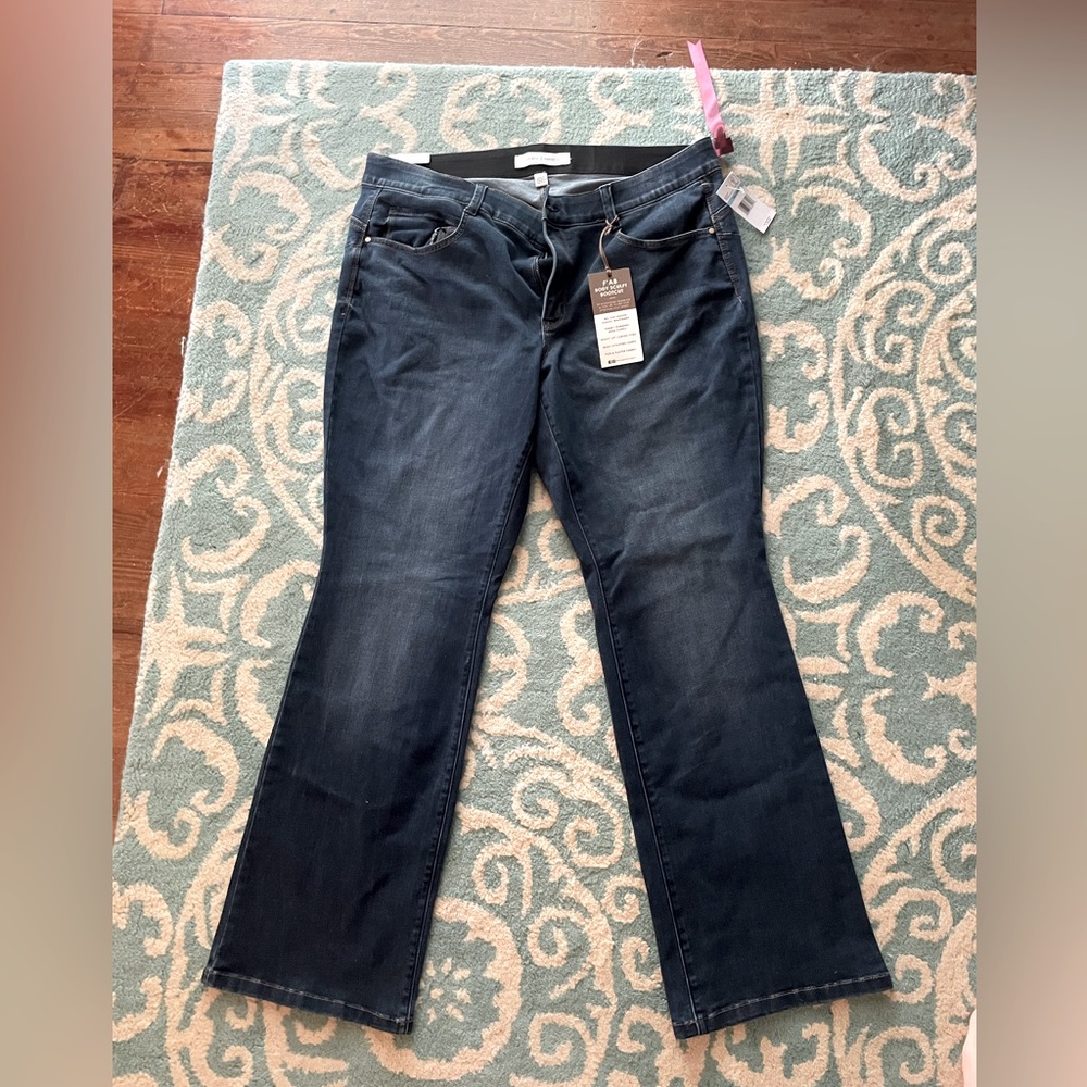 body-sculpt bootcut jeans!